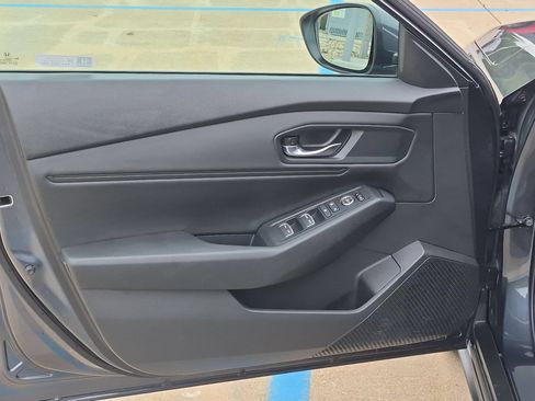 Used 2023 Honda Accord EX image 12