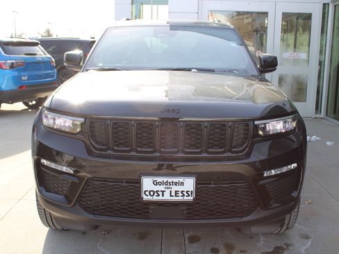 New 2025 Jeep Grand Cherokee Limited w/ Trailer Tow Package image 2