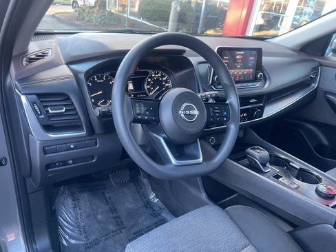 Certified 2023 Nissan Rogue SV image 10