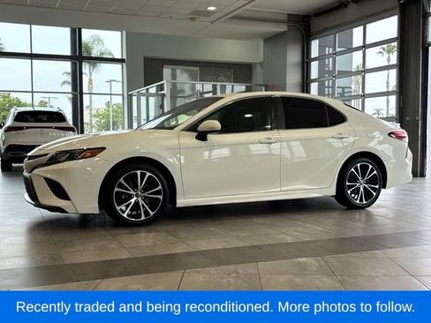 Used 2018 Toyota Camry SE FWD image 8
