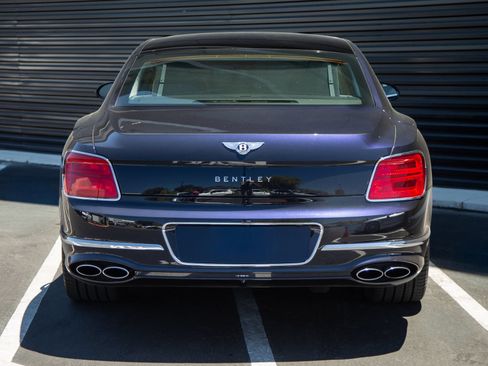 Used 2024 Bentley Flying Spur Azure AWD/4WD image 6