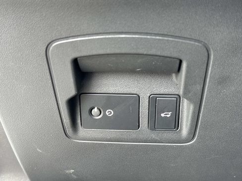Used 2024 Land Rover Range Rover Velar S AWD/4WD image 21