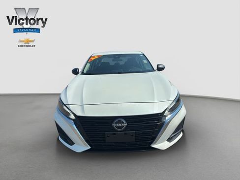 Used 2024 Nissan Altima 2.5 SV AWD/4WD image 2