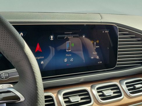 New 2026 Mercedes-Benz GLS 450 4MATIC image 17