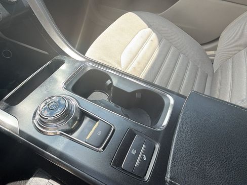 Used 2017 Ford Fusion SE FWD image 31
