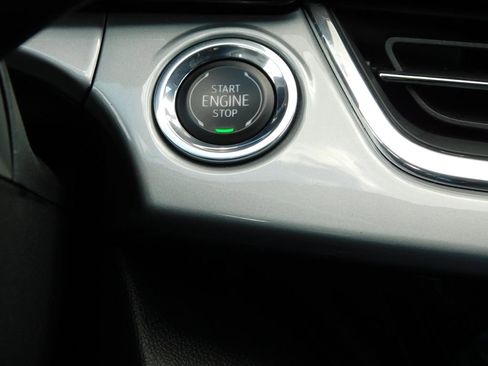 Used 2025 Chevrolet Trax LT w/ LT Convenience Package FWD image 30