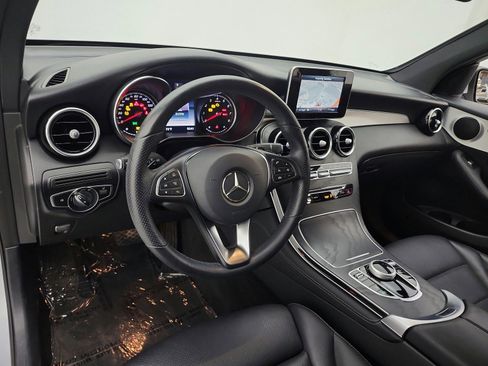 Used 2019 Mercedes-Benz GLC 300 image 9