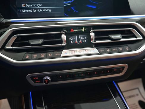 Used 2019 BMW X7 xDrive50i w/ Premium Package AWD/4WD image 45
