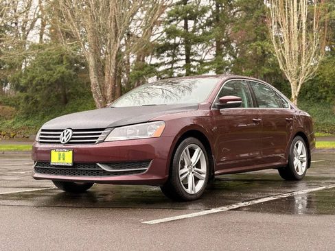 Used 2014 Volkswagen Passat 1.8T SE FWD image 1