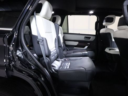 Used 2024 Toyota Sequoia Capstone AWD/4WD image 66
