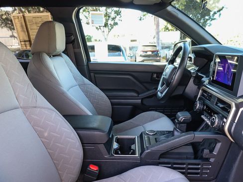 Used 2025 Toyota Tacoma SR5 RWD image 17