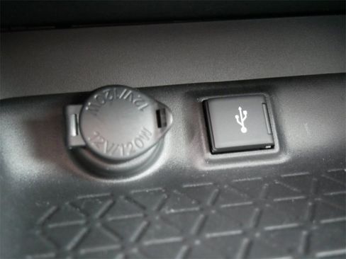 Certified 2022 Toyota RAV4 XLE image 19