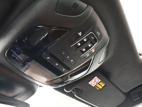 Used 2021 Maserati Levante S image 32