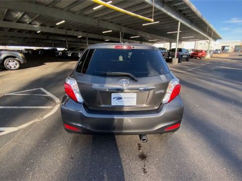 Used 2013 Toyota Yaris L image 7