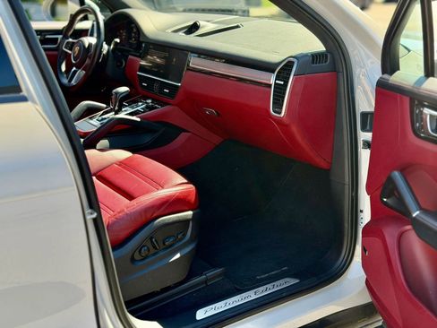 Used 2023 Porsche Cayenne Platinum Edition image 23