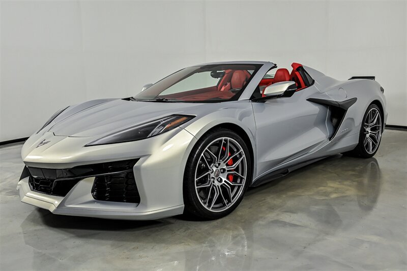 Used 2023 Chevrolet Corvette Z06 w/ Chrome Exterior Badge Package RWD image 5