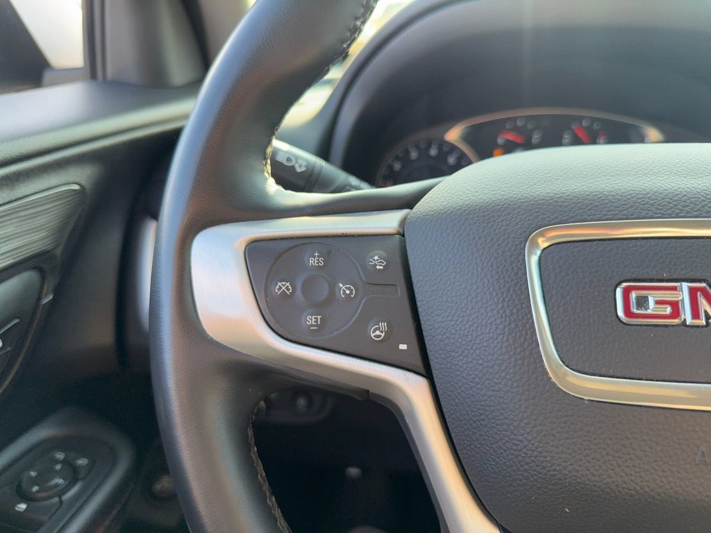 Used 2024 GMC Terrain SLT AWD/4WD image 14