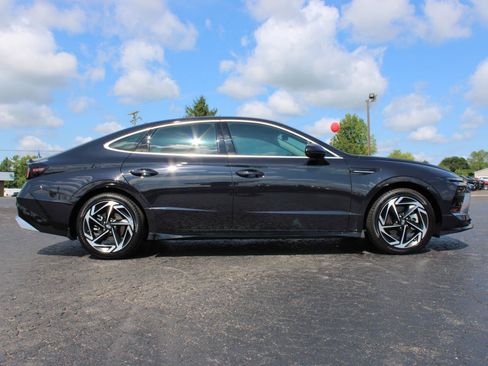 Used 2025 Hyundai Sonata SEL FWD image 3
