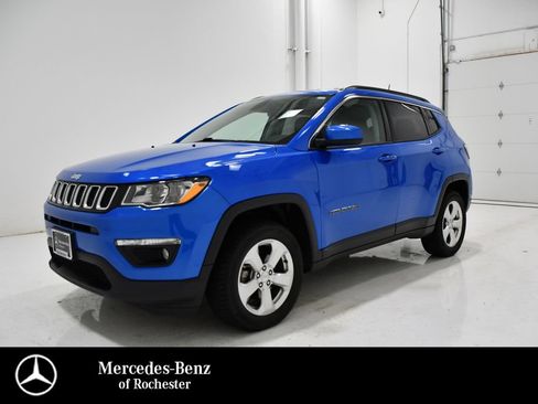 Used 2018 Jeep Compass Latitude w/ Popular Equipment Group AWD/4WD image 1