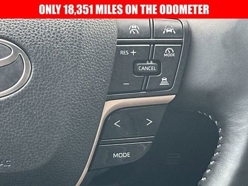 Certified 2025 Toyota Crown Signia image 11