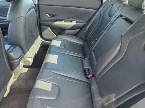 Used 2024 Hyundai Elantra Limited FWD image 15
