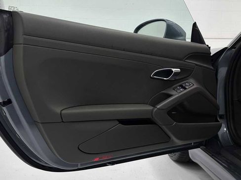 Used 2025 Porsche 718 Cayman image 16