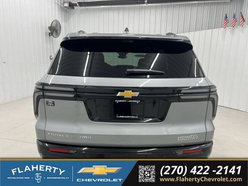 Used 2026 Chevrolet Traverse High Country w/ LPO, Floor Liner Package AWD/4WD image 4