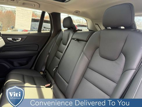 Used 2025 Volvo V60 B5 Cross Country Plus AWD/4WD image 22