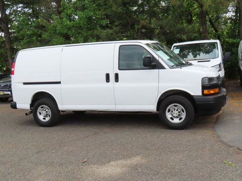 Used 2022 Chevrolet Express 2500 w/ Driver Convenience Package RWD image 7