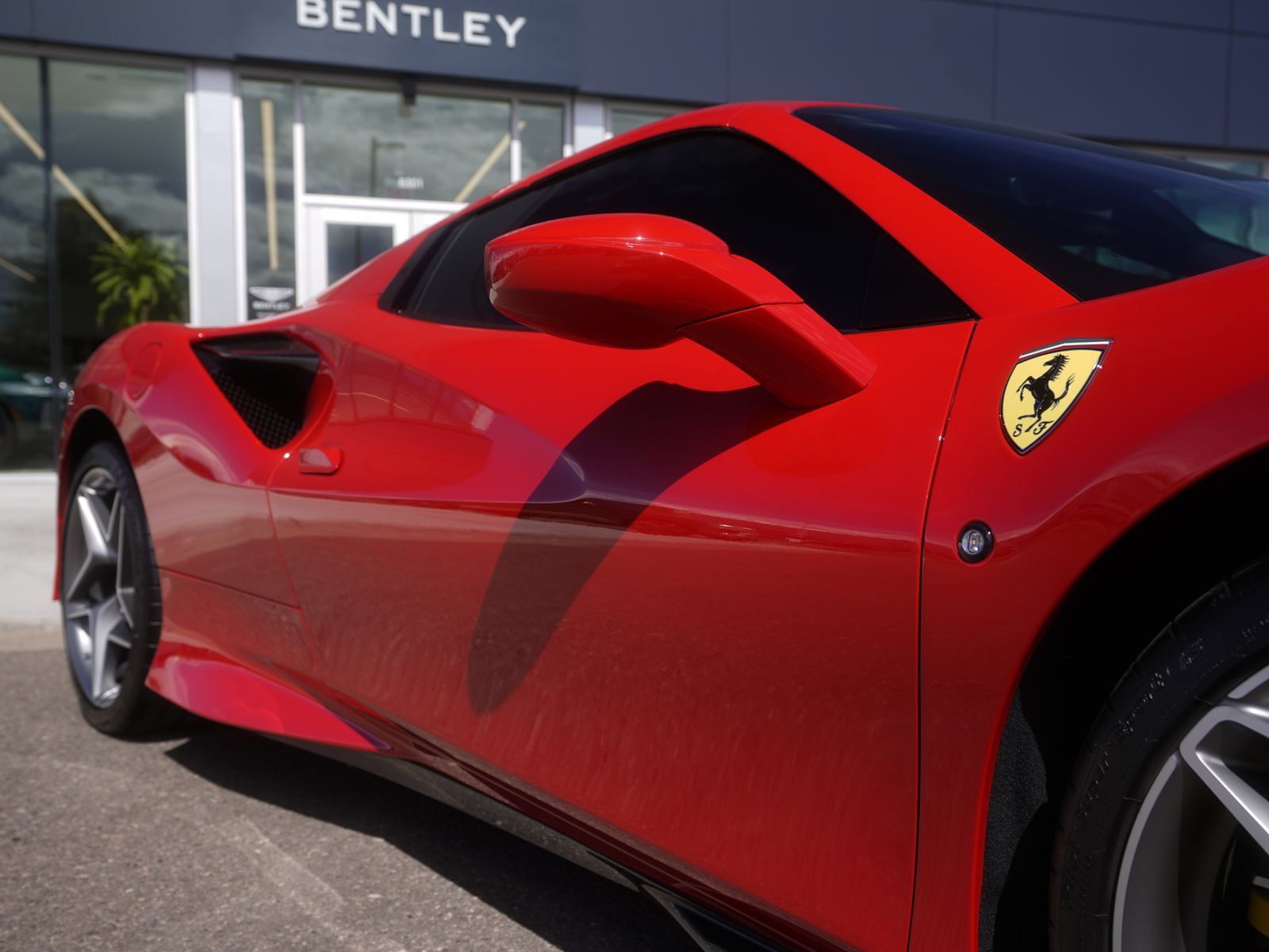 Used 2023 Ferrari F8 Tributo RWD image 10