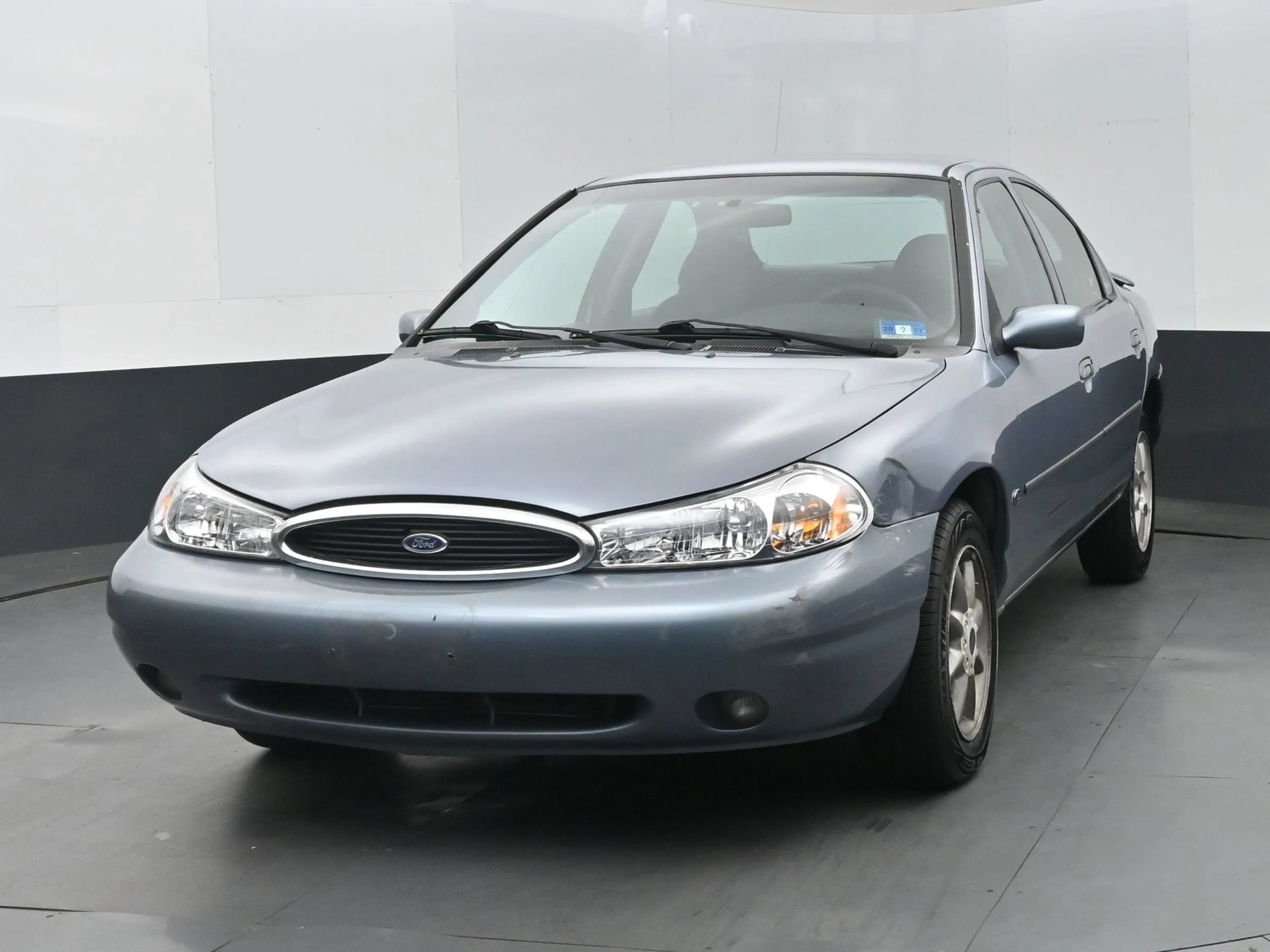 Used 2000 Ford Contour SE FWD image 1