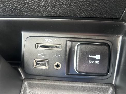 Used 2017 Jeep Cherokee Limited AWD/4WD image 42