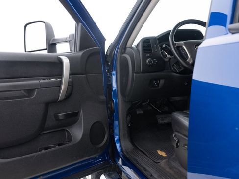 Used 2013 Chevrolet Silverado 2500 LT w/ Interior Plus Package image 28