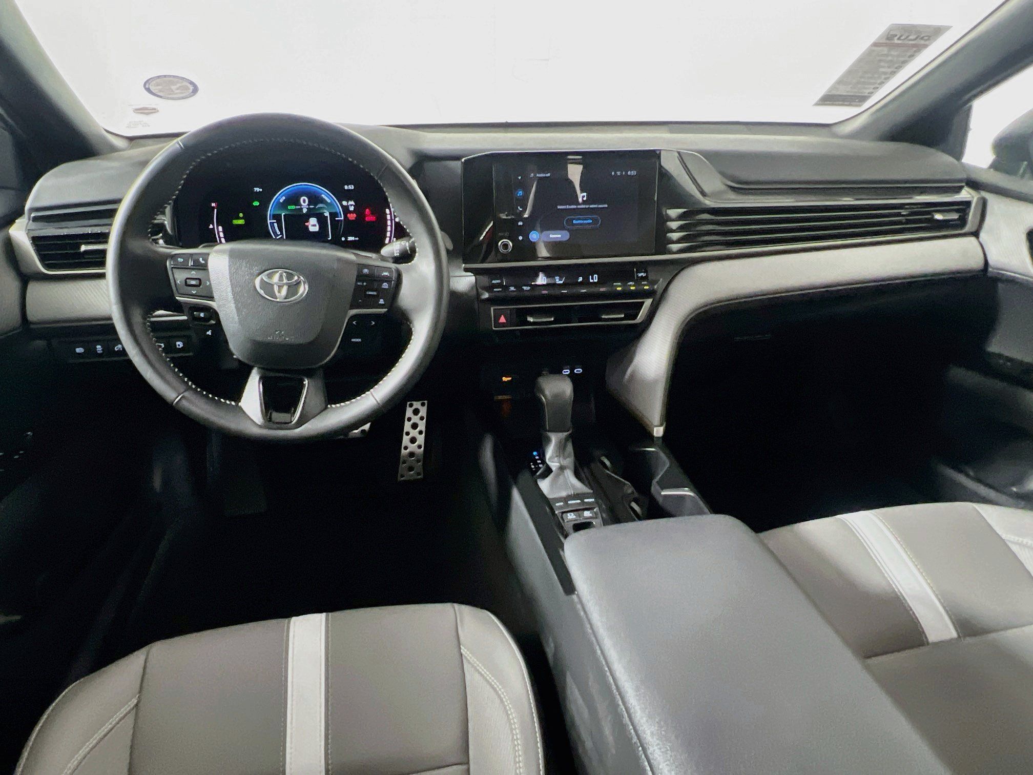 Used 2025 Toyota Camry SE FWD image 30