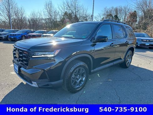 Certified 2025 Honda Pilot TrailSport image 2