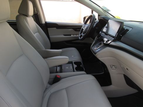 Used 2025 Honda Odyssey EX-L image 9