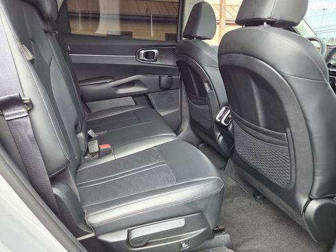 Used 2025 Kia Sorento S w/ Panoramic Sunroof Package image 13