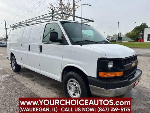 Used 2017 Chevrolet Express 2500 Extended RWD image 7