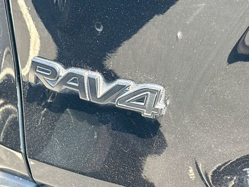 Certified 2025 Toyota RAV4 XLE FWD image 32