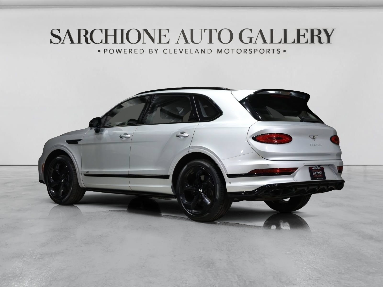 Used 2022 Bentley Bentayga AWD/4WD image 2