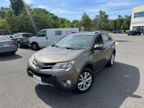 Used 2014 Toyota RAV4 Limited AWD/4WD image 3