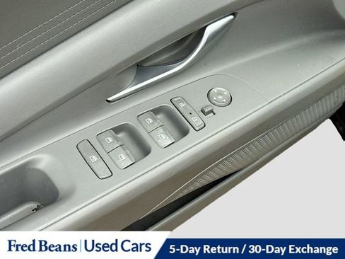 Used 2023 Hyundai Elantra SEL image 19