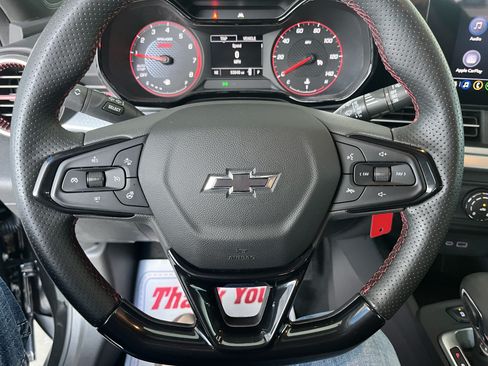Used 2025 Chevrolet Trax RS w/ Driver Confidence Package FWD image 11