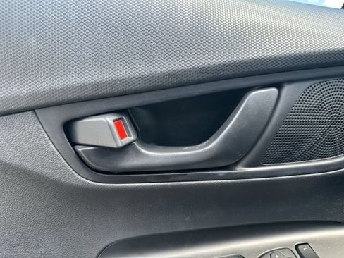 Used 2022 Hyundai Kona SE FWD image 51