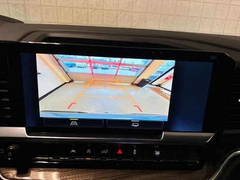 Used 2024 Chevrolet Silverado 1500 LT w/ Protection Package AWD/4WD image 18