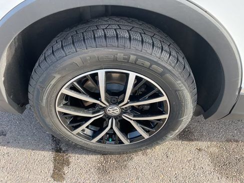 Used 2021 Volkswagen Tiguan SE FWD image 21