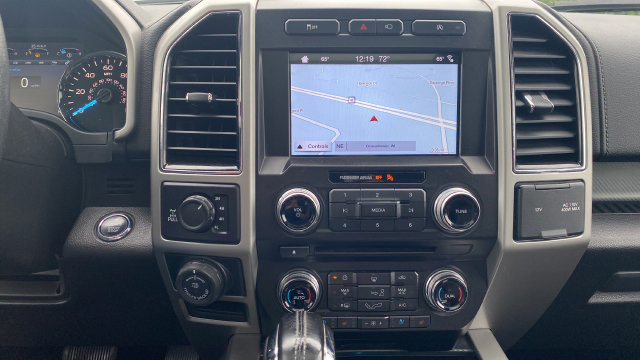 Used 2018 Ford F150 Lariat w/ Equipment Group 502A Luxury AWD/4WD image 14
