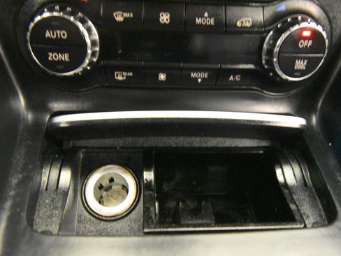 Used 2019 Mercedes-Benz CLA 250 4MATIC w/ Premium Package image 38