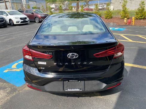 Used 2019 Hyundai Elantra SE FWD image 12