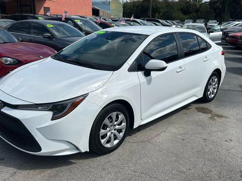 Used 2022 Toyota Corolla LE image 2